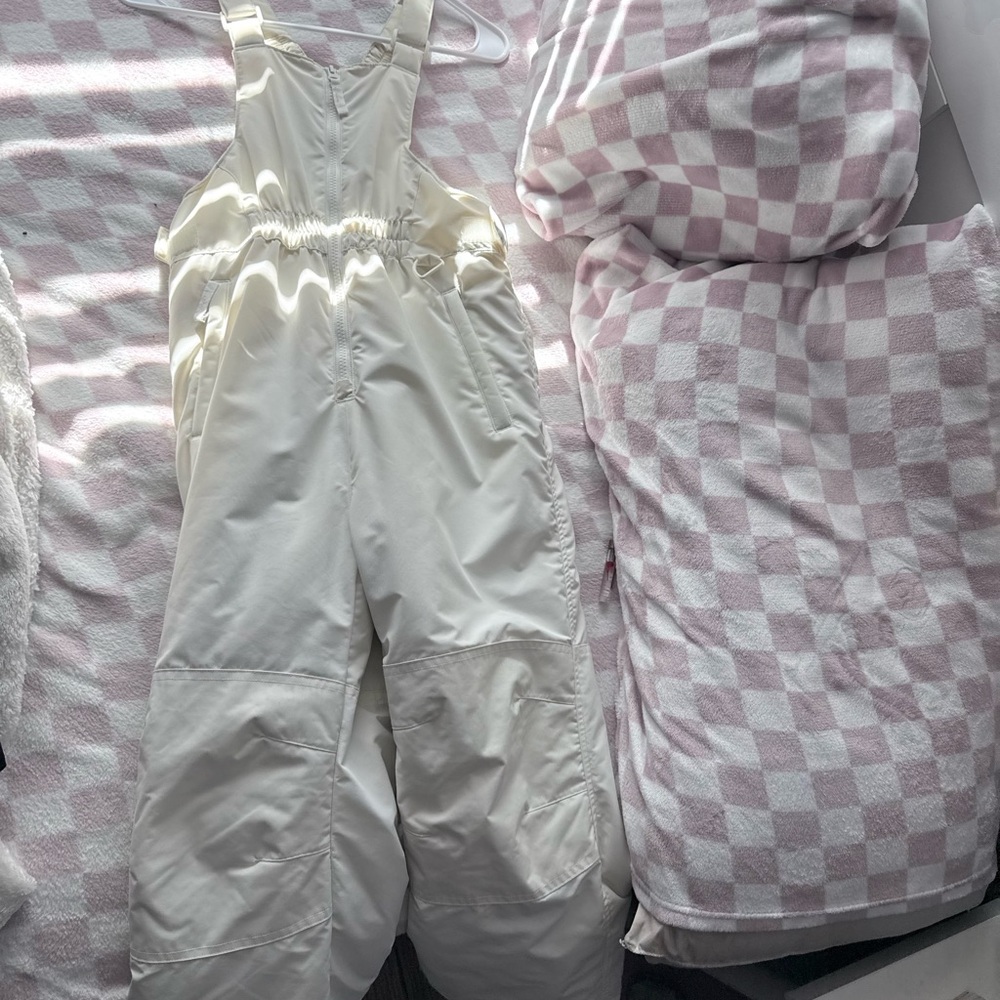 Title:
White Insulated Snow Bib 🤍 Winter Ready | Size M - Picture 7 of 7